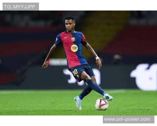 巴萨新星17号足球球员崭露头角未来可期表现令球迷期待